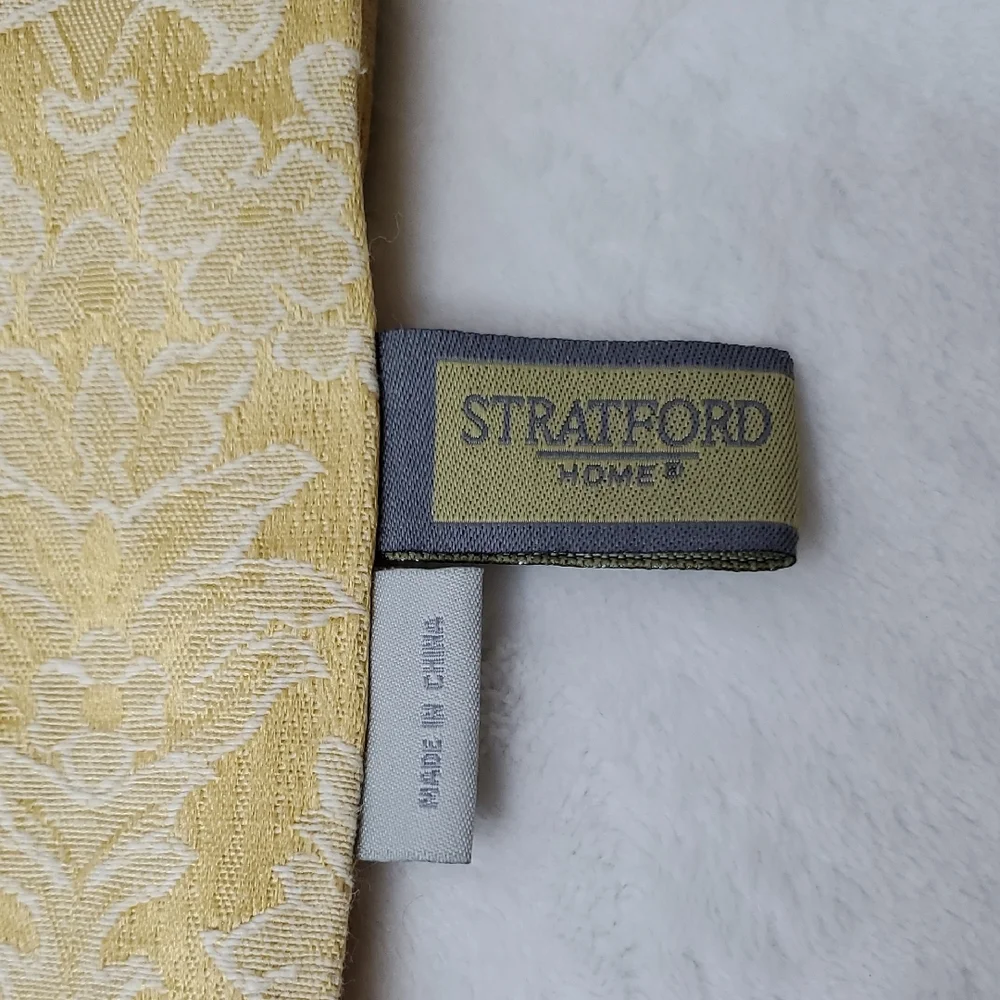 Elegant Stratford Gold Brocade Table Runner With Fringe